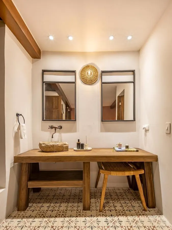 New Private 3 Bedroom Casa In The Old City With Ensuite Bathrooms And Plunge Pool Cartagena